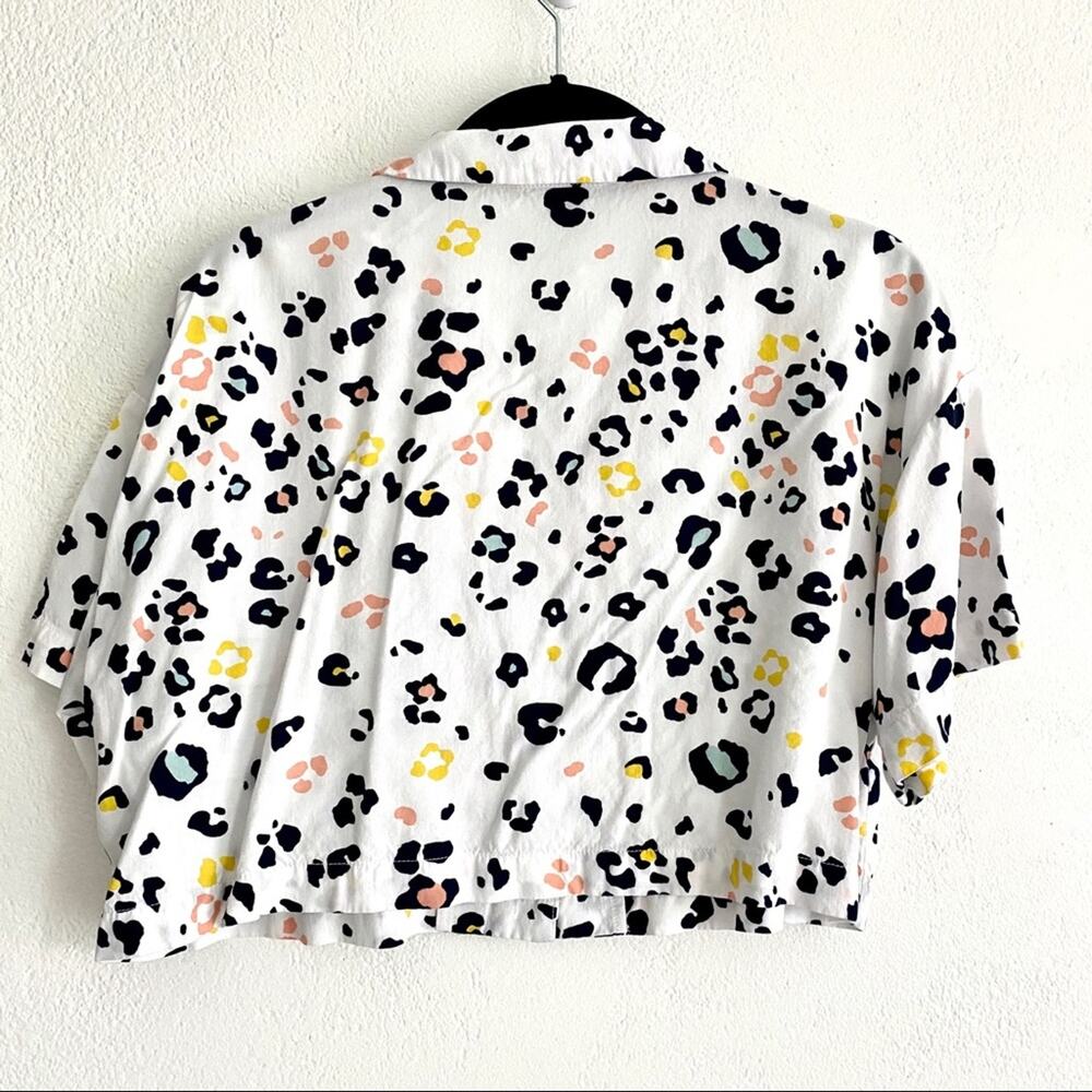 Forever 21 Cropped Colorful Leopard Top Size Small - Picture 11 of 12